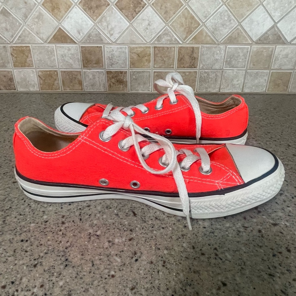 Converse Fiery Coral All Star Chuck Taylor Low Top Sneakers Women’s 7 Men’s 5 - Picture 5 of 9